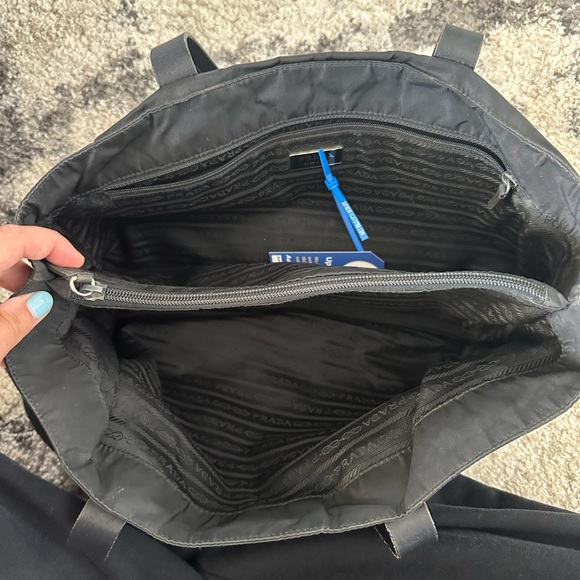 Vintage Prada nylon shoulder bag - Picture 5 of 8